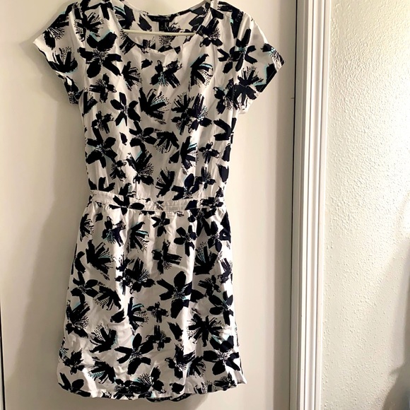 Banana Republic Dresses & Skirts - NWT Banana Republic open back women’s dress